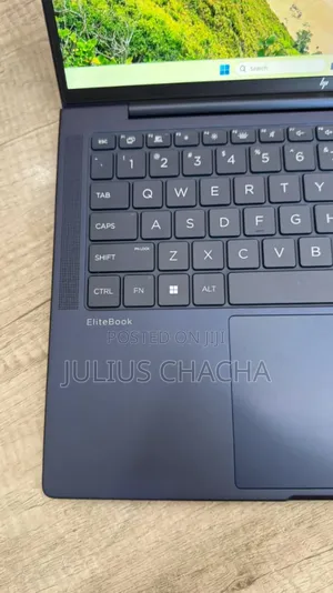 New Laptop HP 32GB Intel Core Ultra 7 SSD 1T