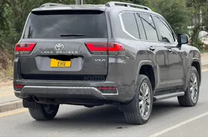 Toyota Land Cruiser 2024 Gray