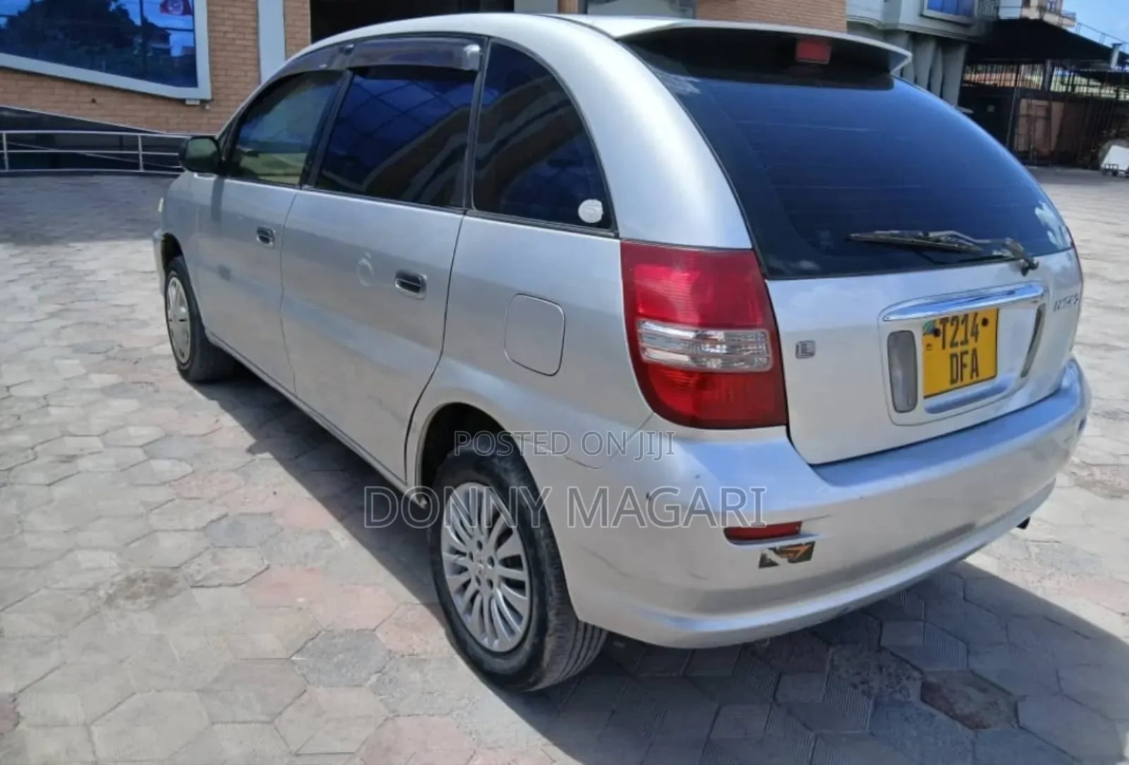 Toyota Nadia 2003 Silver