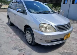 Toyota Nadia 2003 Silver
