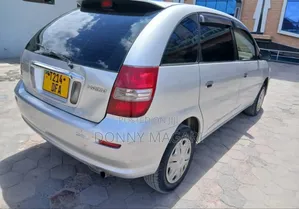 Toyota Nadia 2003 Silver