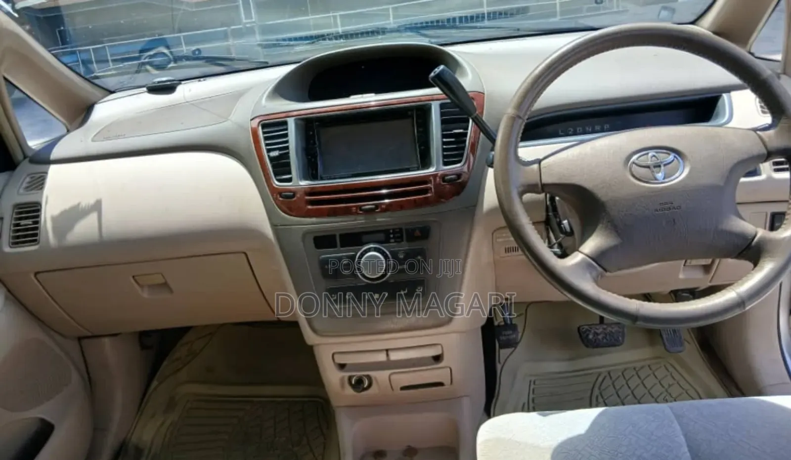 Toyota Nadia 2003 Silver