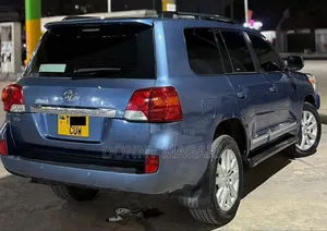 Toyota Land Cruiser 2017 Blue