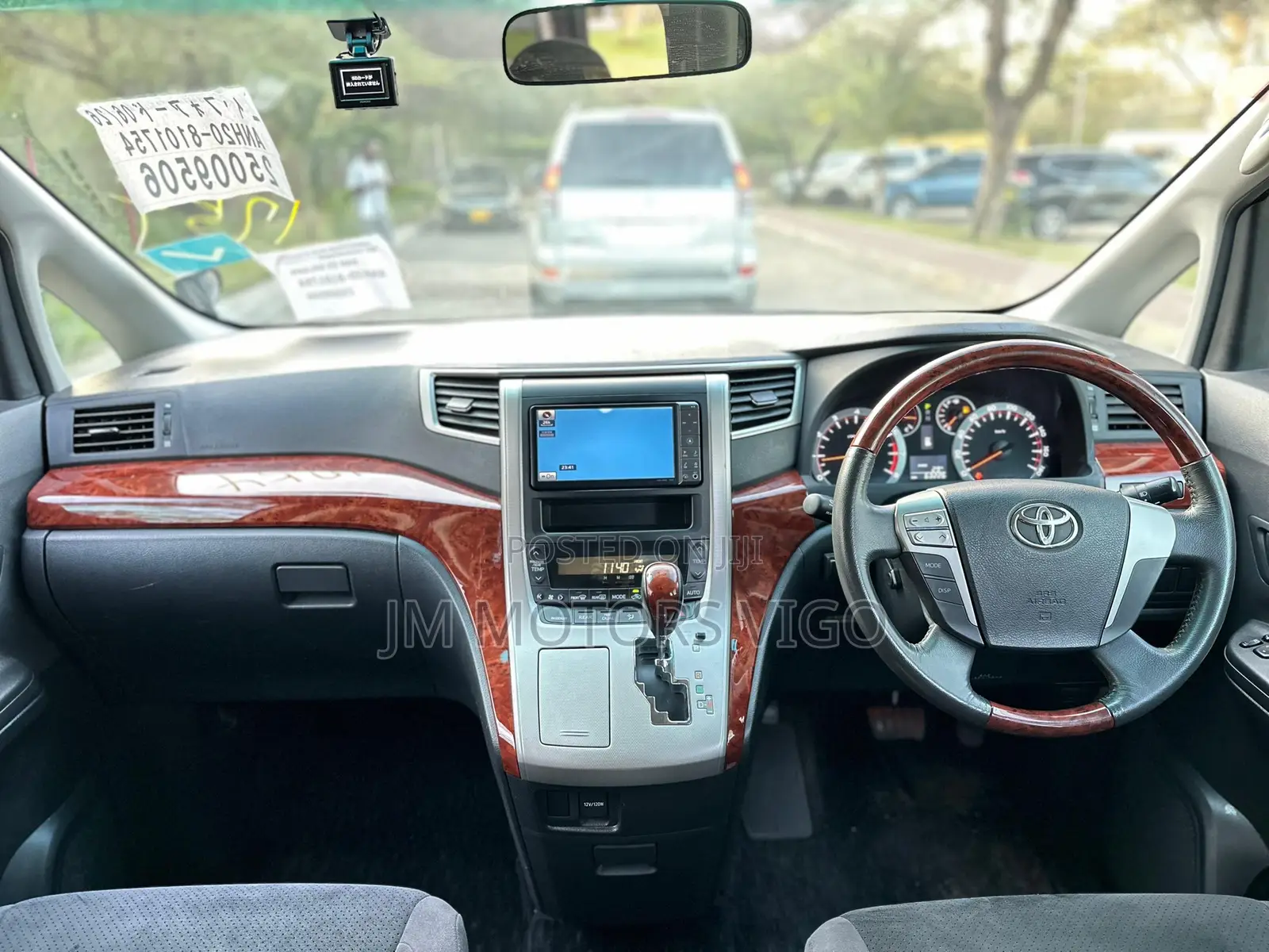 Toyota Vellfire 2010 Burgundy