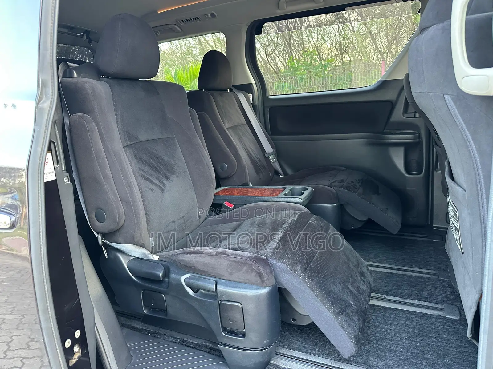 Toyota Vellfire 2010 Burgundy