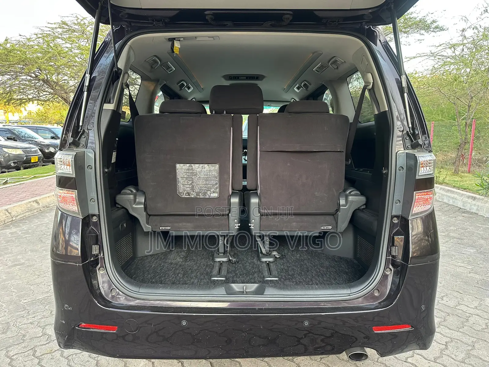 Toyota Vellfire 2010 Burgundy