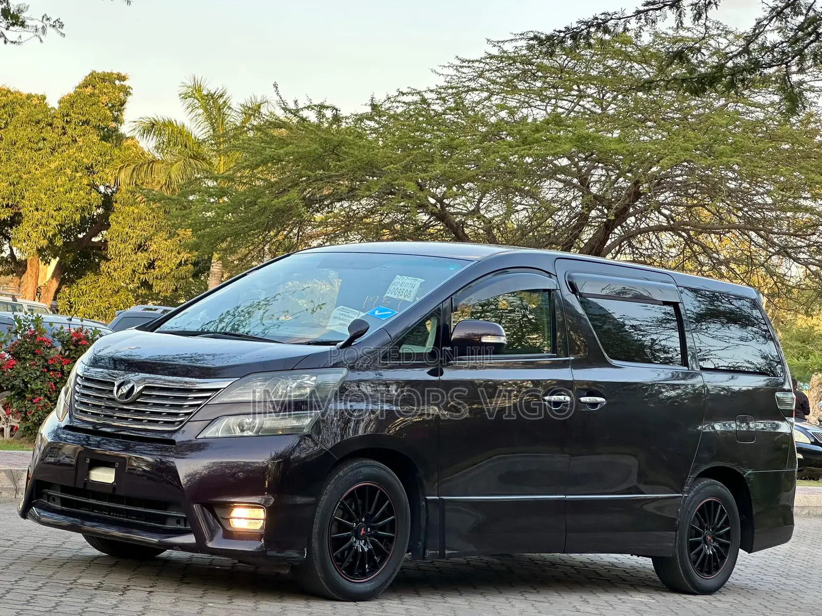 Toyota Vellfire 2010 Burgundy