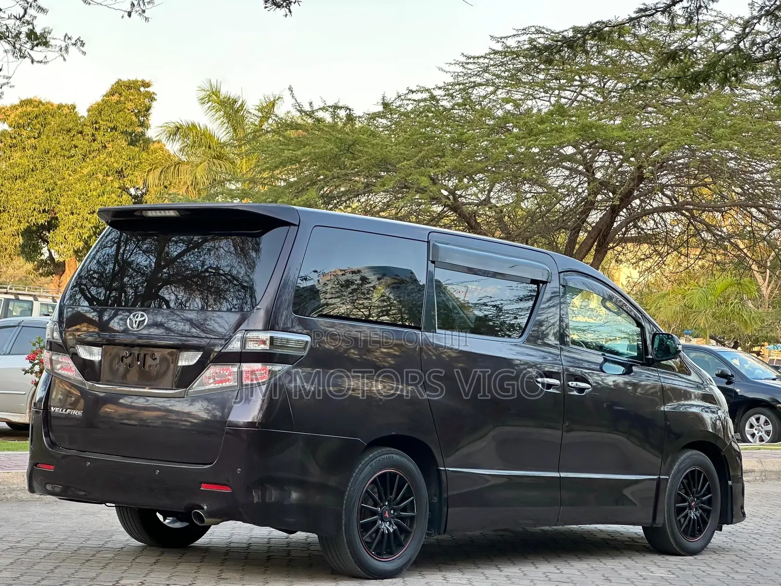 Toyota Vellfire 2010 Burgundy