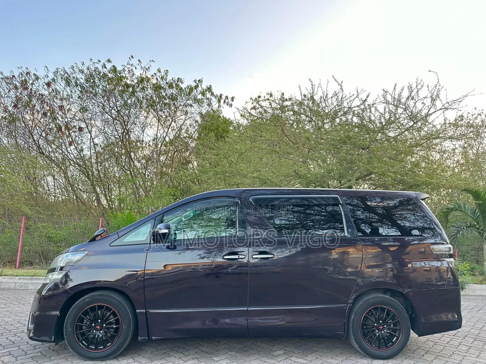 Toyota Vellfire 2010 Burgundy
