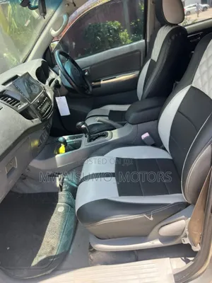 Toyota Hilux 2010 Silver