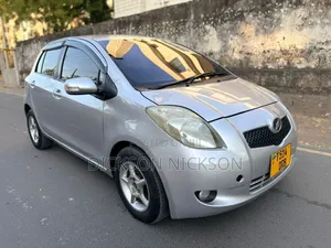 Toyota Vitz 1.0 FWD 5dr 2005 Gray