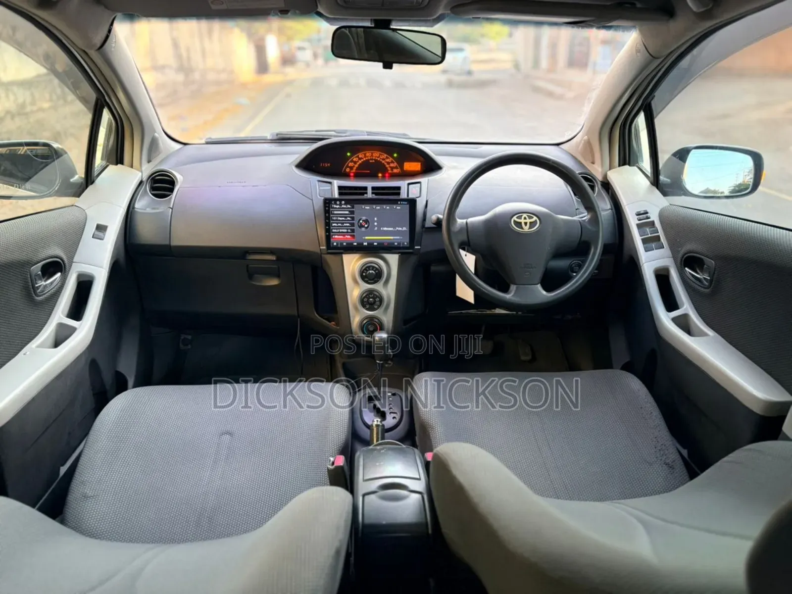 Toyota Vitz 1.0 FWD 5dr 2005 Gray