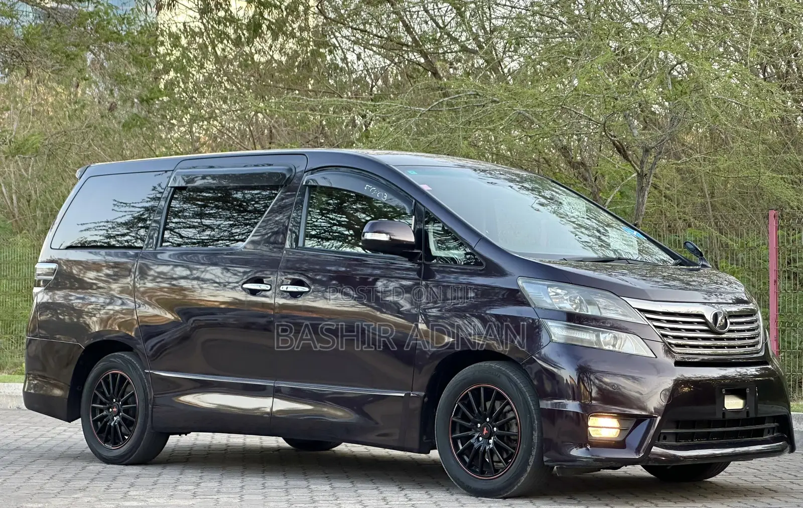 Toyota Vellfire 2010 Burgundy
