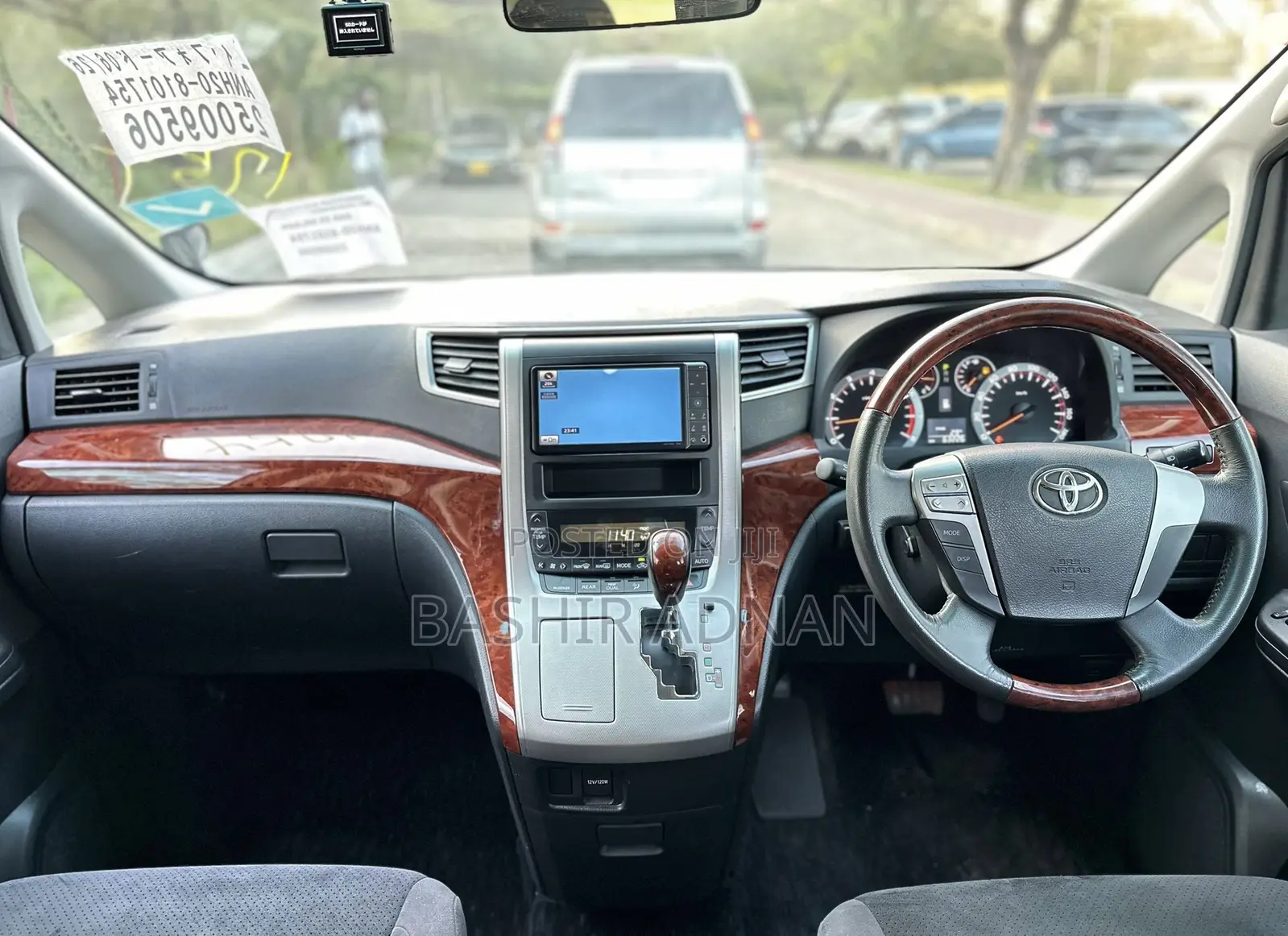 Toyota Vellfire 2010 Burgundy