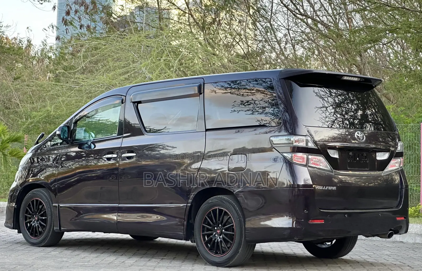 Toyota Vellfire 2010 Burgundy