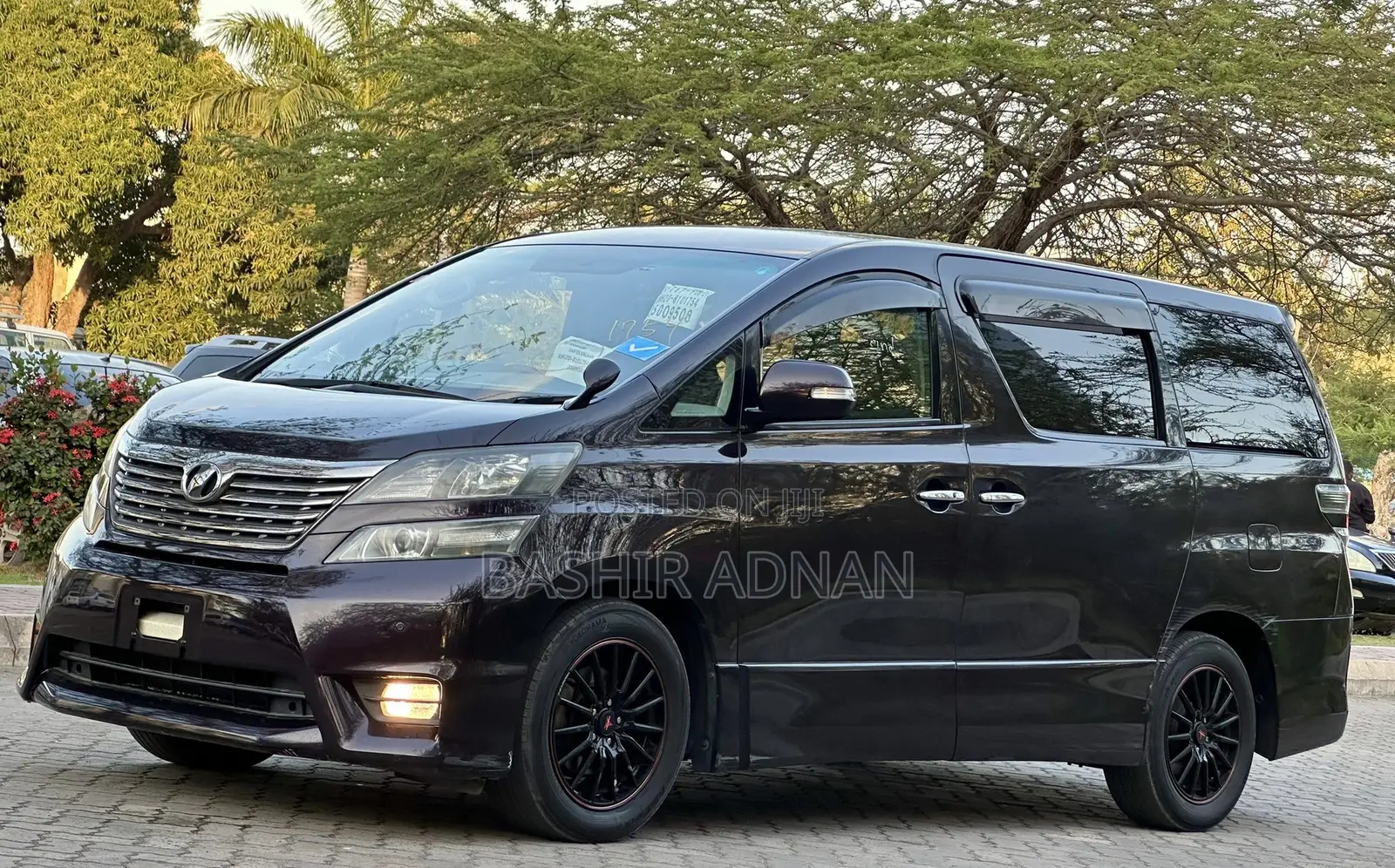 Toyota Vellfire 2010 Burgundy