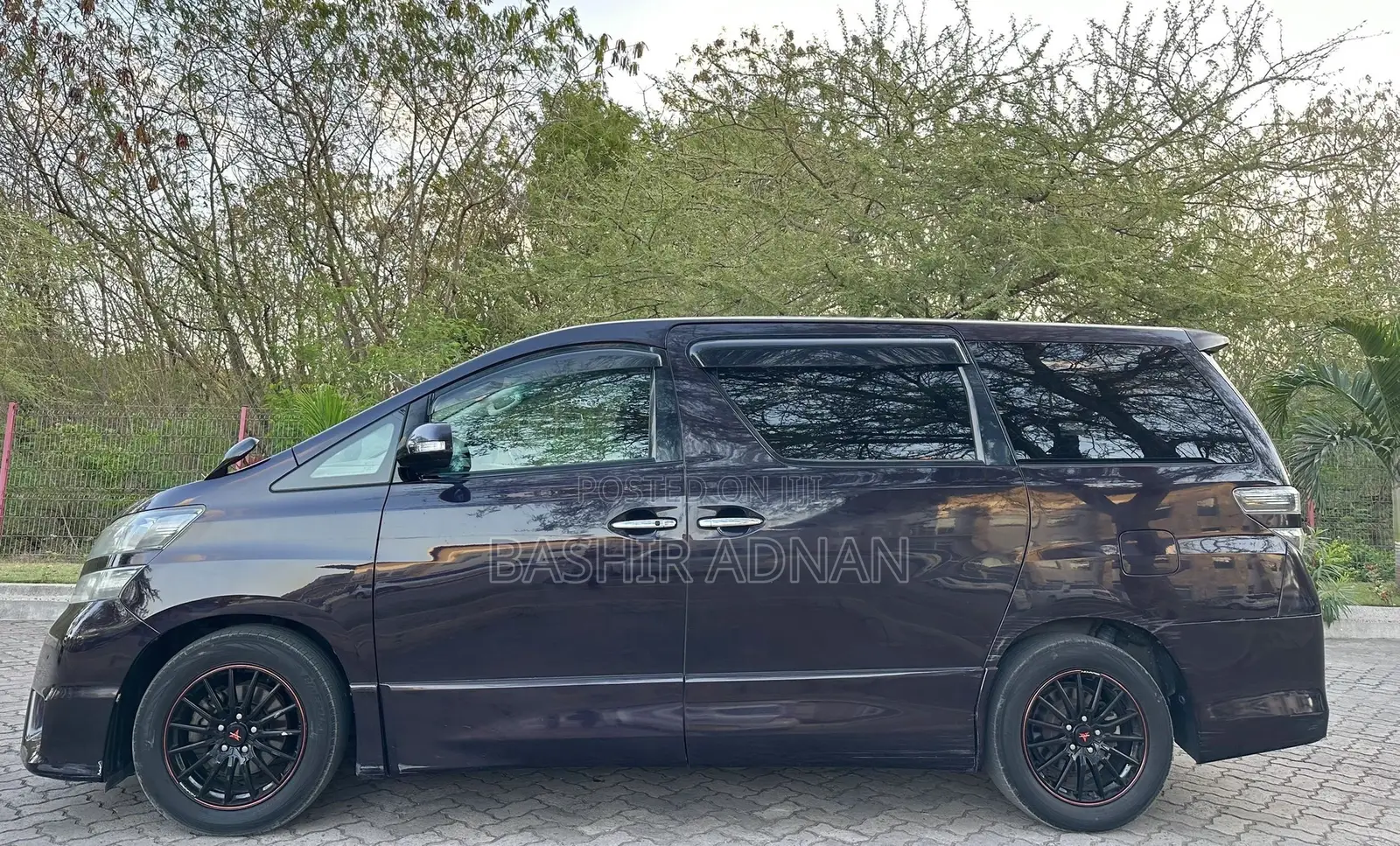 Toyota Vellfire 2010 Burgundy