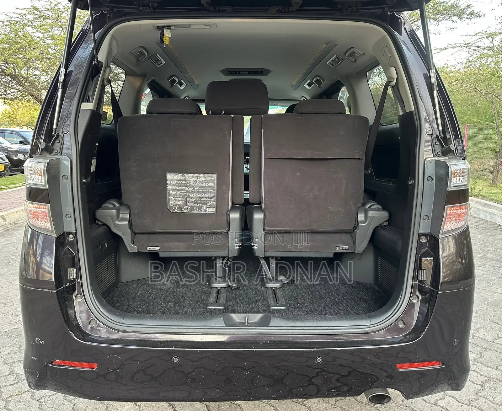 Toyota Vellfire 2010 Burgundy