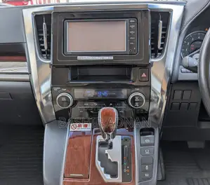 Toyota Alphard 2.4 Petrol FWD 2015 Pearl