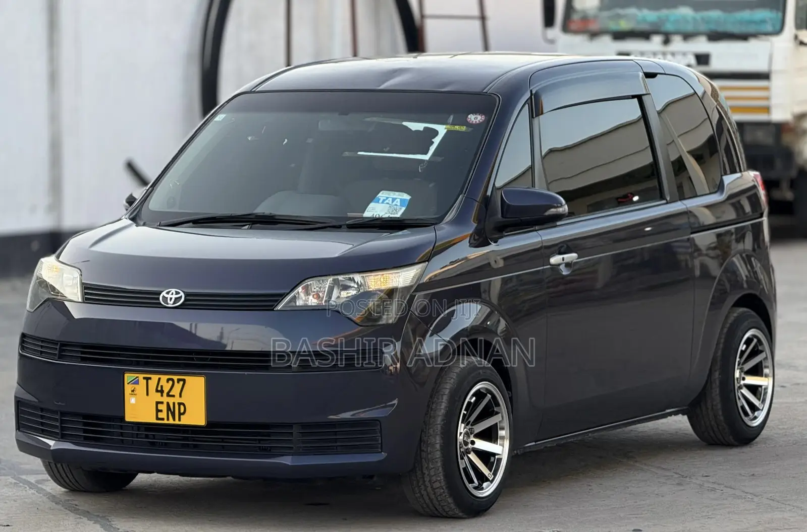 Toyota Spade 1.5 2012 Purple