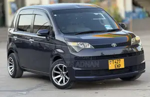 Toyota Spade 1.5 2012 Purple