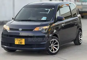 Toyota Spade 1.5 2012 Purple