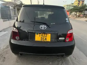 Toyota IST 2004 Black