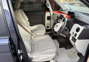 Toyota Spade 2012 Black