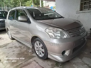 Toyota Raum 1.5 AWD 2007 Gold