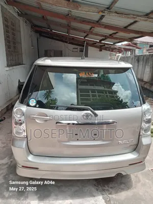 Toyota Raum 1.5 AWD 2007 Gold