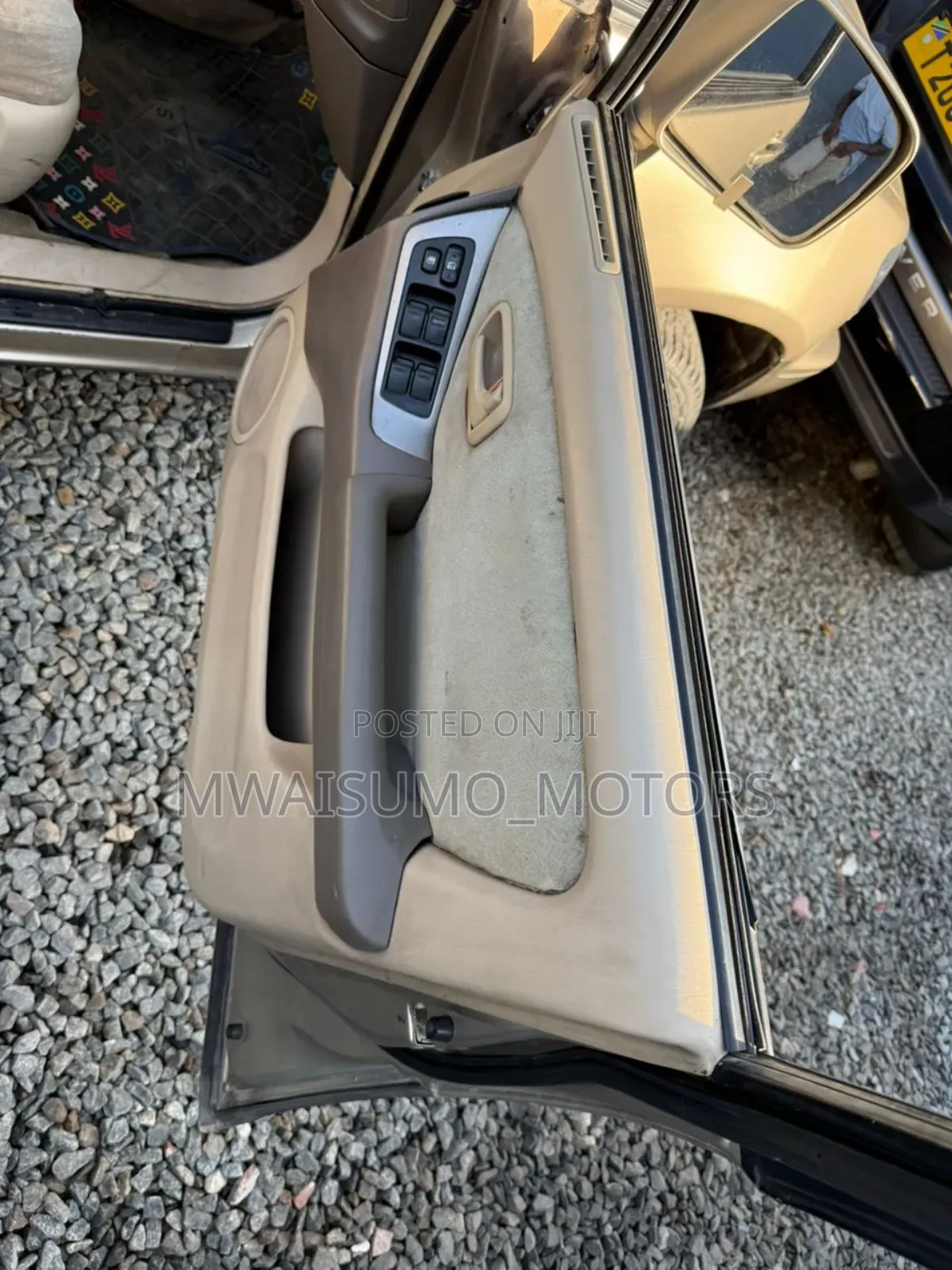 Toyota Harrier 2000 Gold