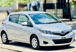 Toyota Vitz 1.3 FWD 5dr 2012 Silver