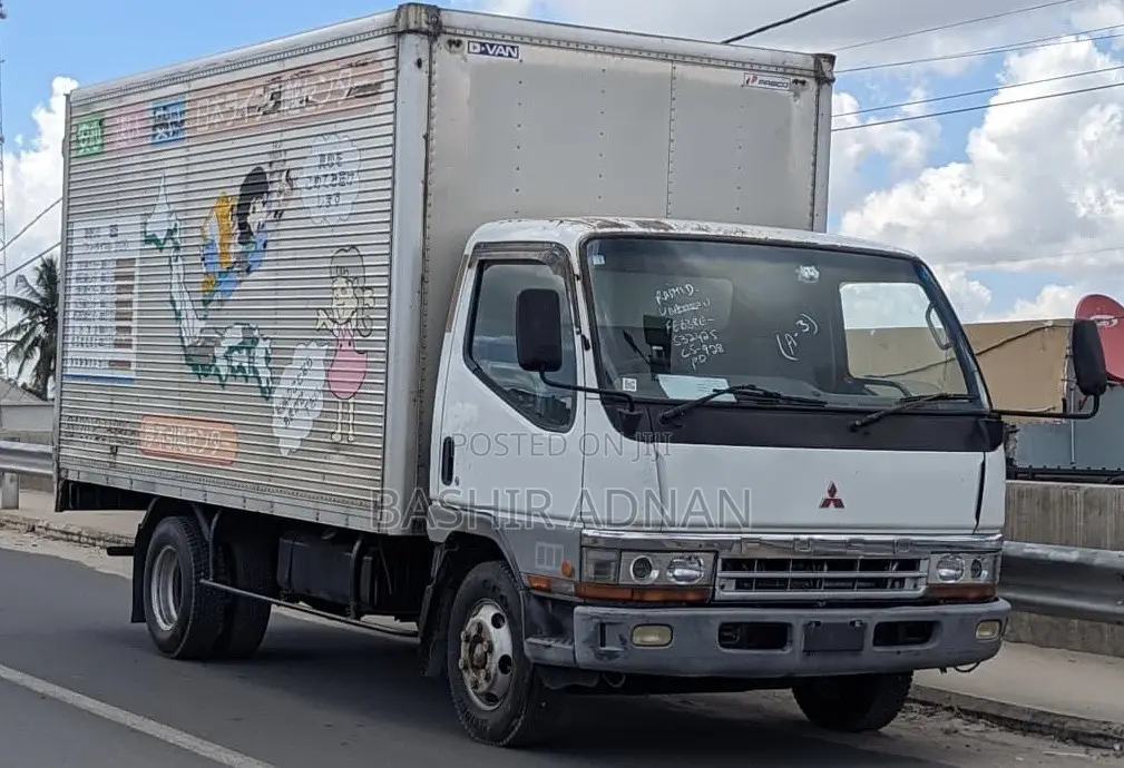 Mitsubishi Canter Box Body Long Base 3.5 Tonnes Mpya Unregistered.