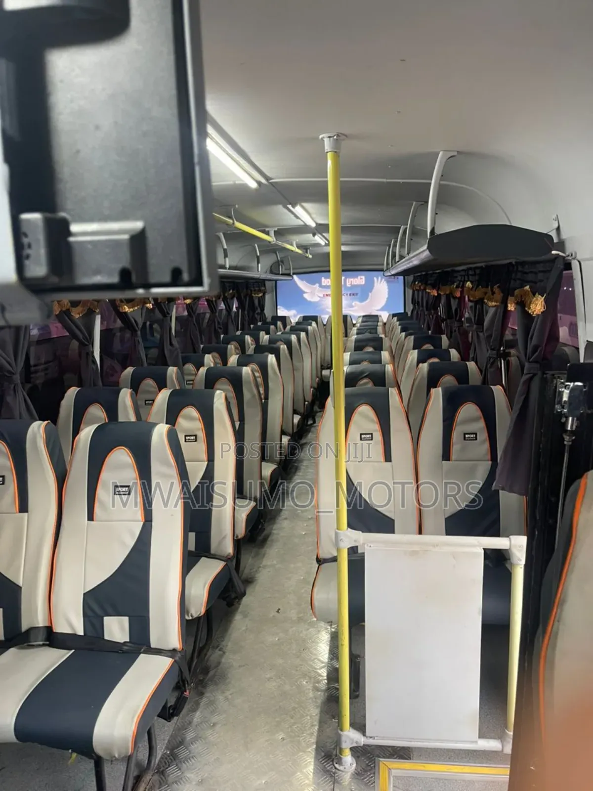 Tata Starbus Ultra Skool 2021 White