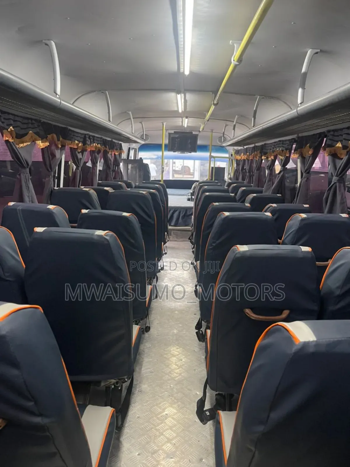 Tata Starbus Ultra Skool 2021 White