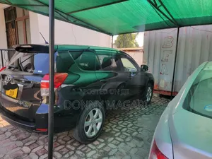 Toyota Vanguard 2012 Black
