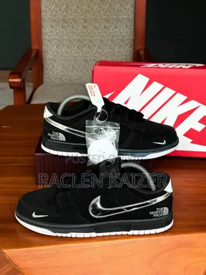Nike Dunk Low