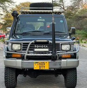 Toyota Land Cruiser 2005 Black