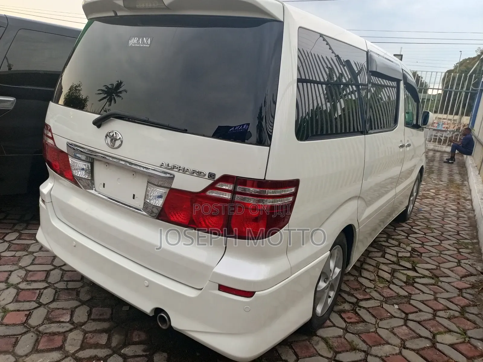Toyota Alphard 2.4 Petrol AWD 2004 White