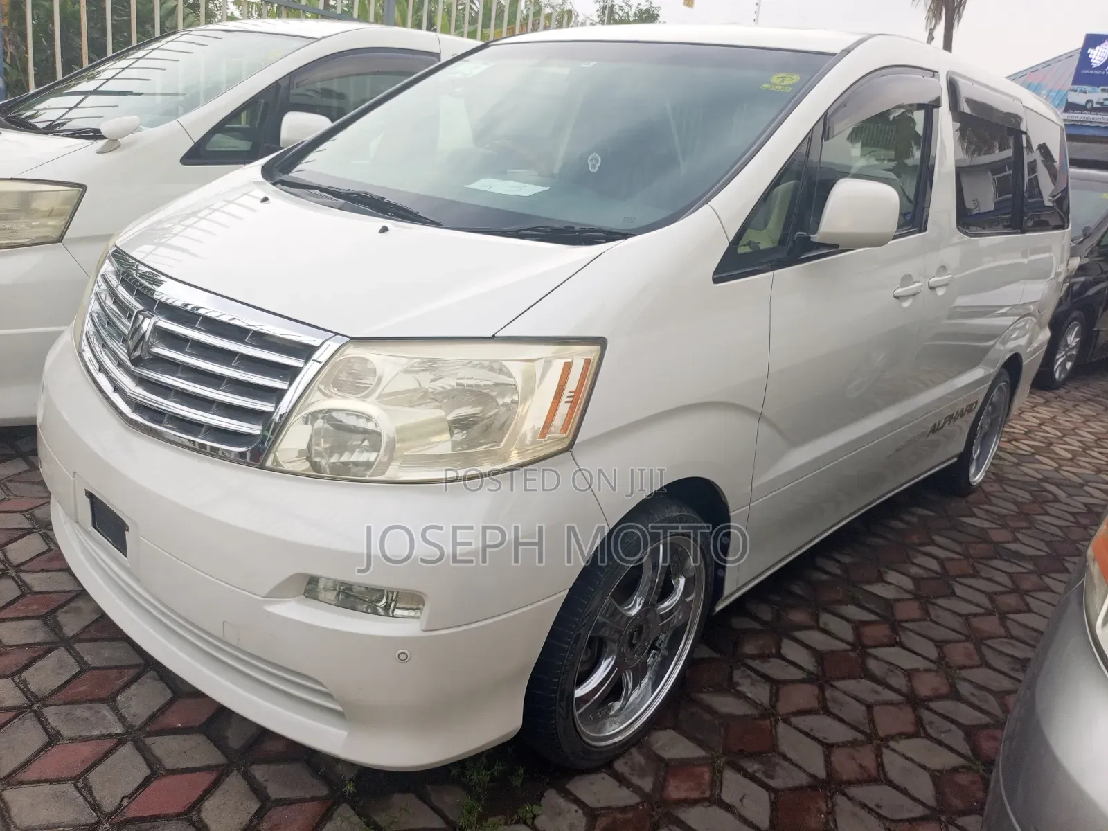 Toyota Alphard 2.4 Petrol AWD 2005 White