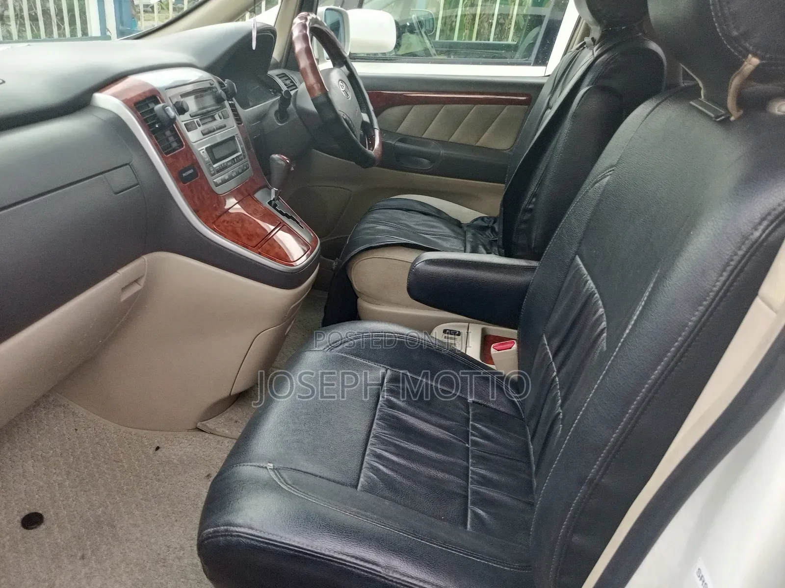 Toyota Alphard 2.4 Petrol AWD 2005 White