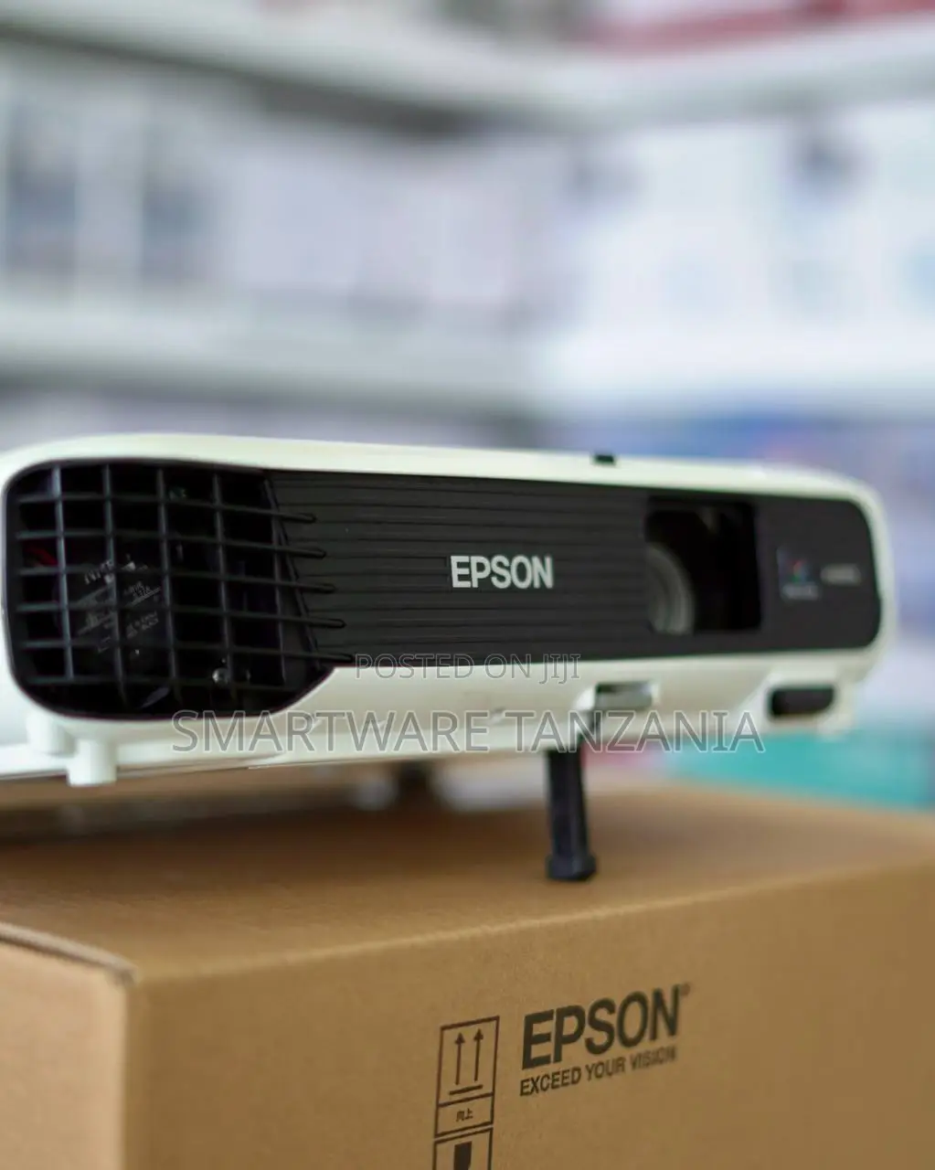 Portable Epson Eb-W04 Wxga Projector – Versatile Display