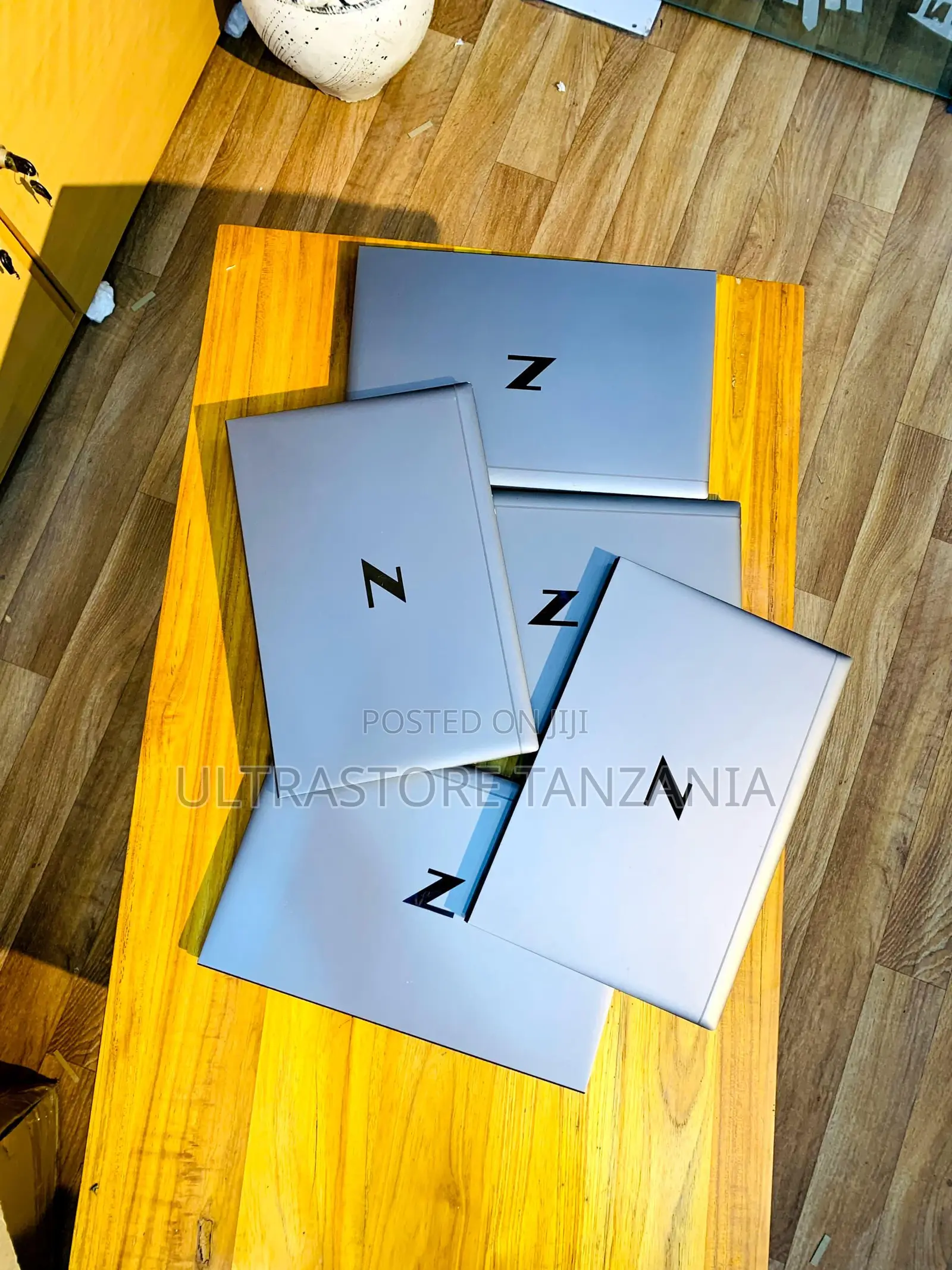 New Laptop HP ZBook Firefly G8 8GB Intel Core i5 SSD 256GB