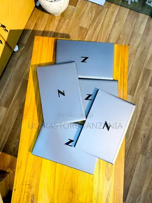 New Laptop HP ZBook Firefly G8 8GB Intel Core i5 SSD 256GB