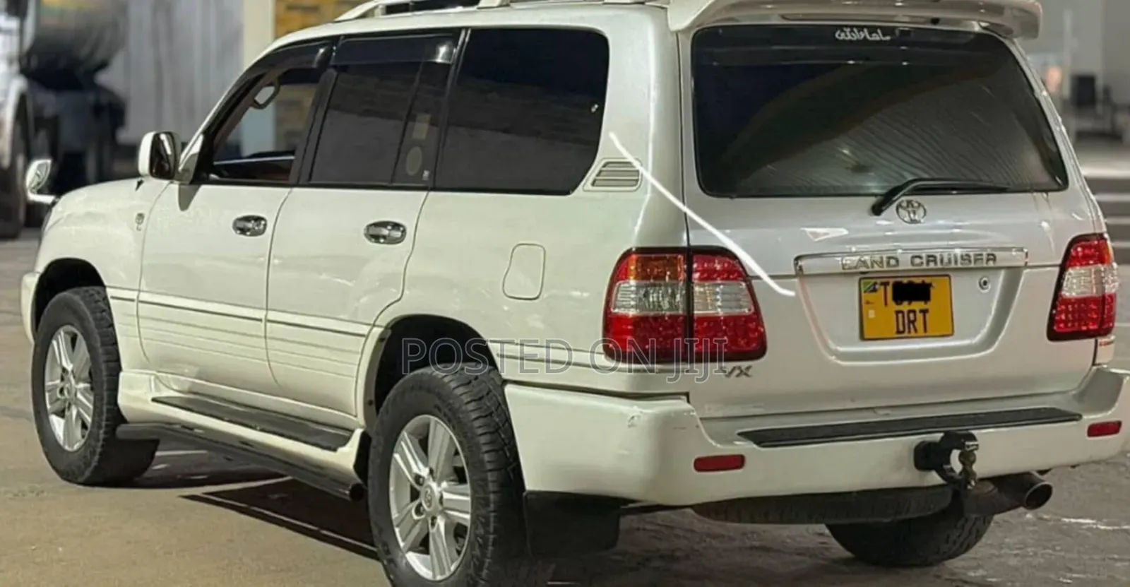 Toyota Land Cruiser 2001 White