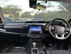 Toyota Hilux 2022 Gray