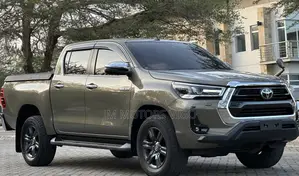 Toyota Hilux 2022 Gray