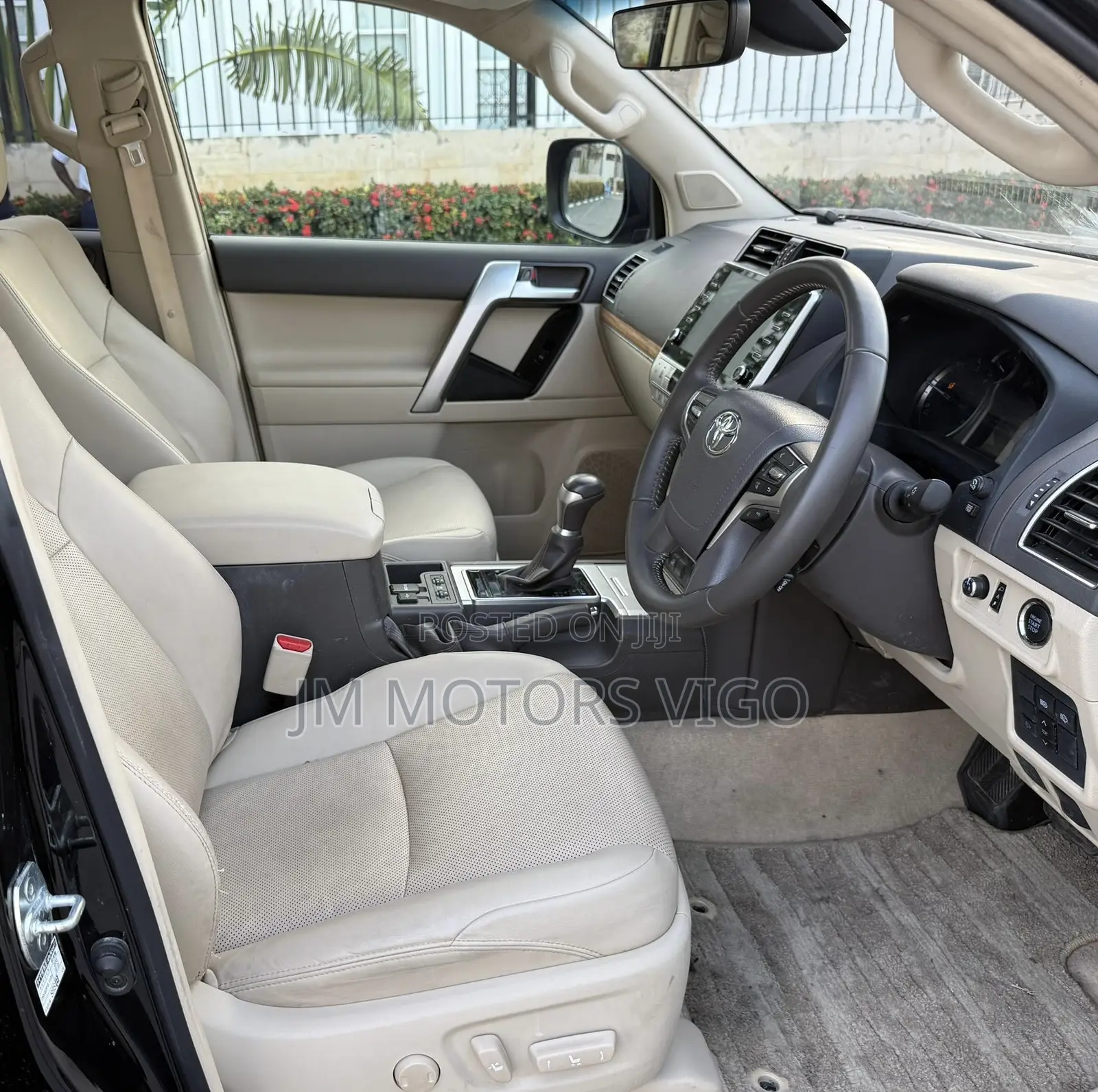 Toyota Land Cruiser Prado 2022 Black