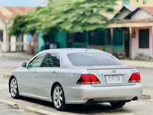 Toyota Crown 2006 Silver