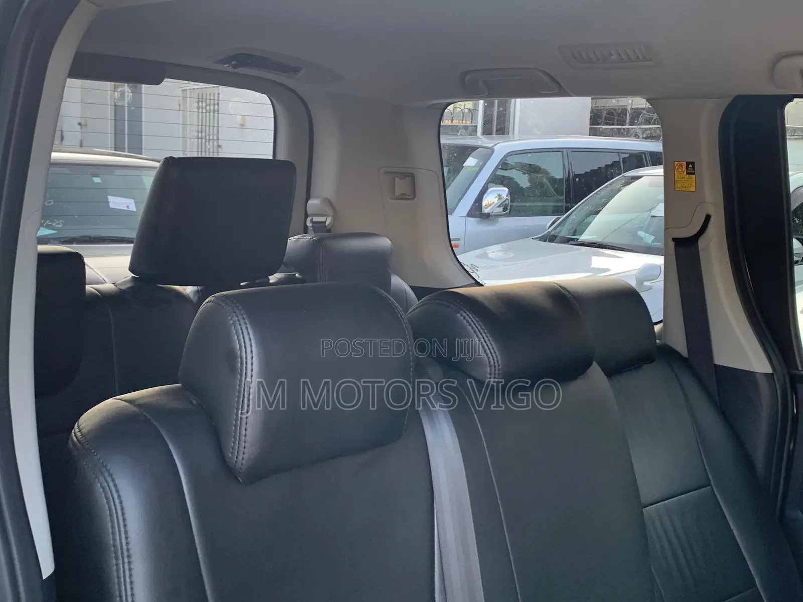 Toyota Noah 2.0 143hp FWD (7 Seater) 2010 Black